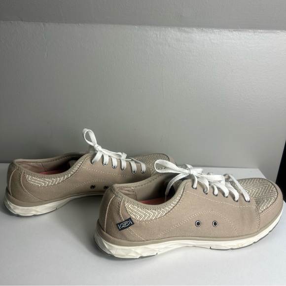 Dr. Scholl's Memory Foam Cool Fit Beige Lace-Up Sneakers - Picture 4 of 7
